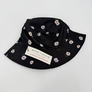 NWT Alice + Olivia Reversible Daisy Bucket Hat